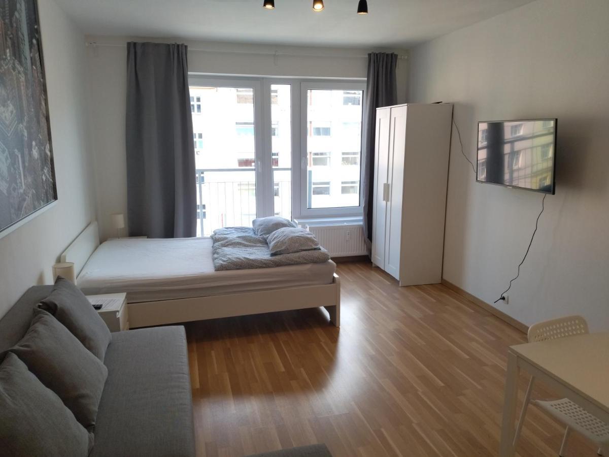 פראג Brand New Studio Apartment # 42 In Brand New Building With Free Parking In The Center מראה חיצוני תמונה